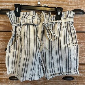 a.n.a High Waist Striped Shorts - Off-White and Navy